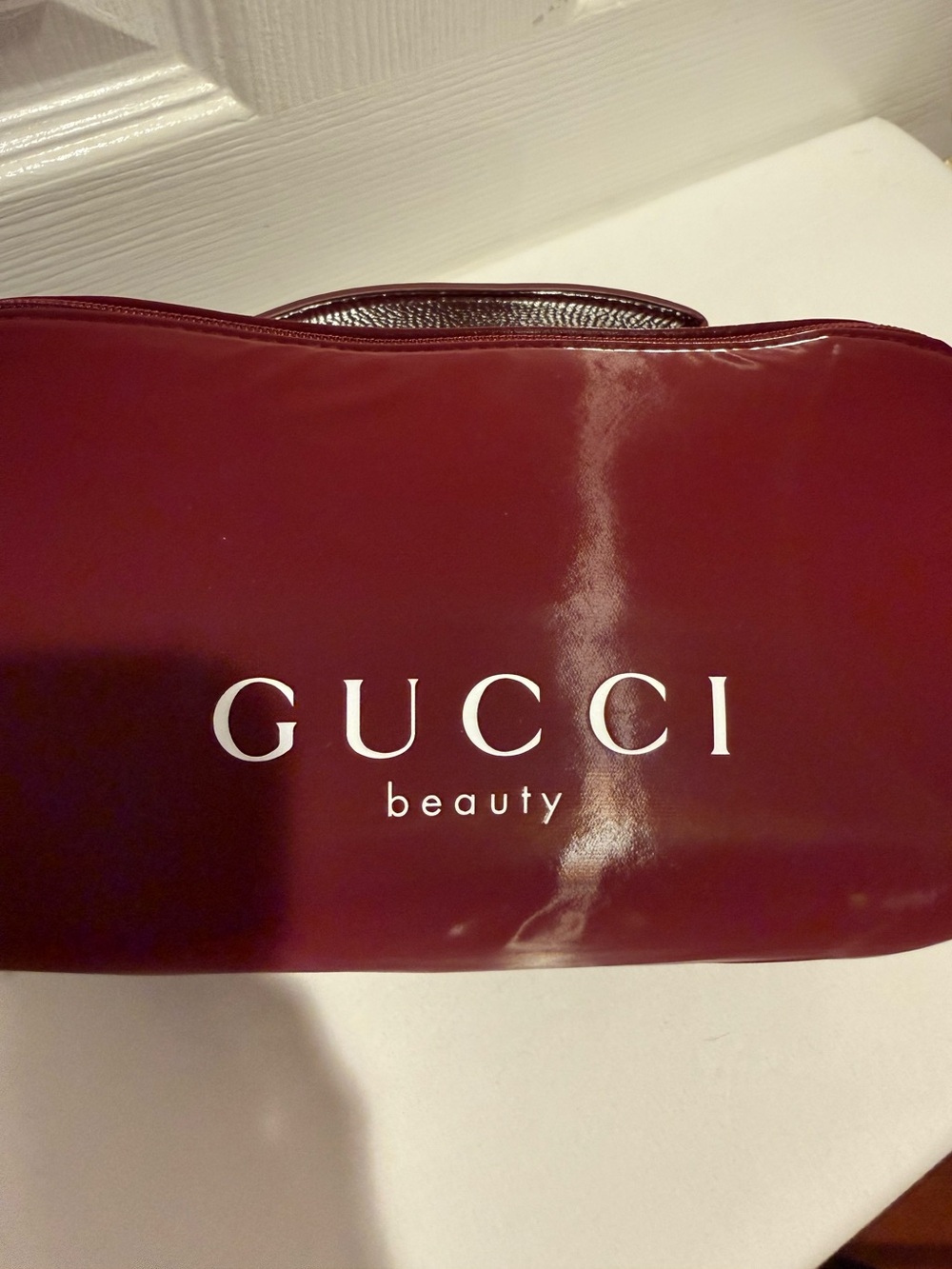 GUCCI, BEAUTY COSMETIC VANITY BAG IN BURGUNDY